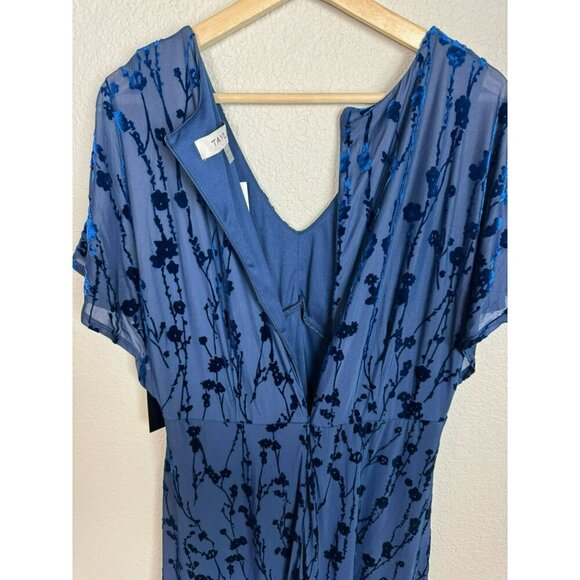 Taylor Women's Midi Dress Blue Velvet Floral Size 14W Short Sleeves New V Neck - Picture 11 of 13